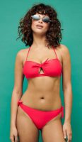 Piros női bikini kifinomult szabású, kiváló minőségű anyagból készült bikini